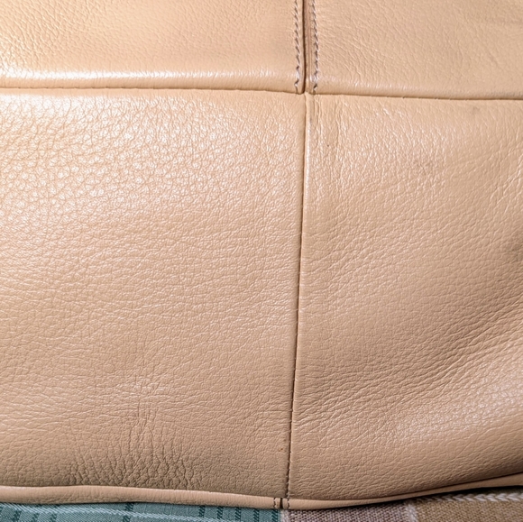 Stone Mountain Tan leather purse - Picture 4 of 11